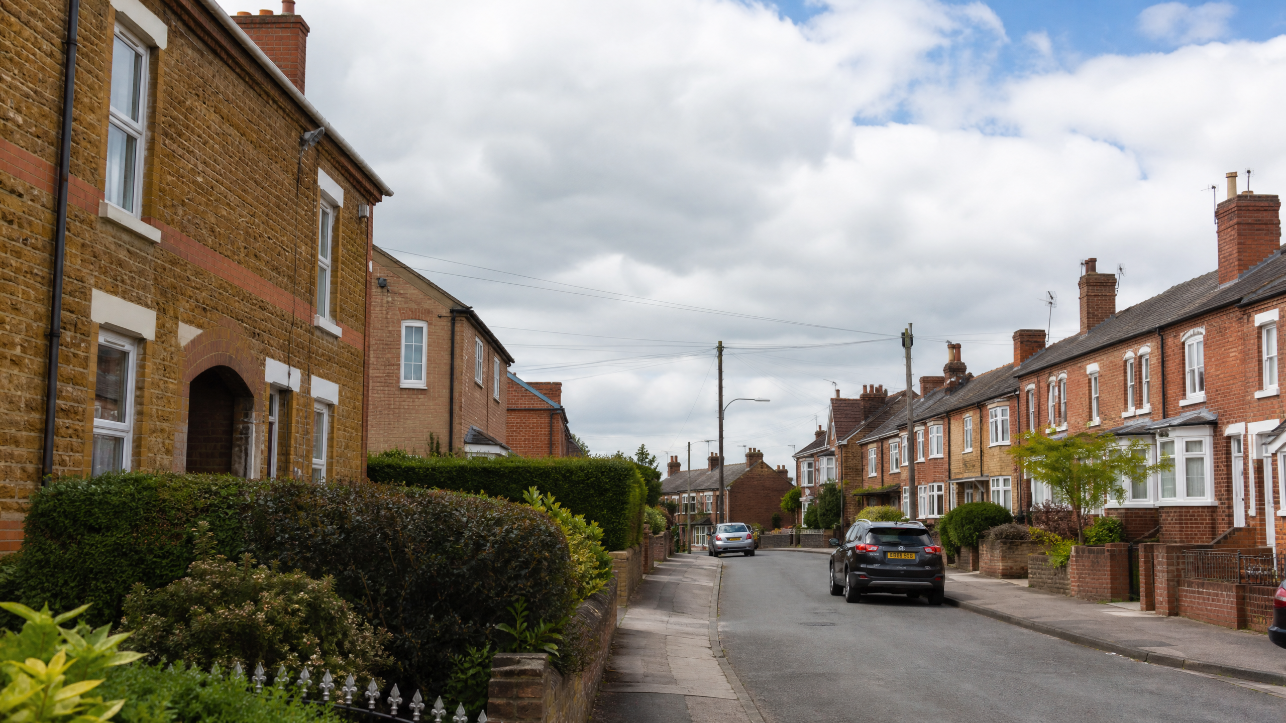 Residential streets and properties in Finedon, North Northamptonshire — area served by specialist resin driveway installer